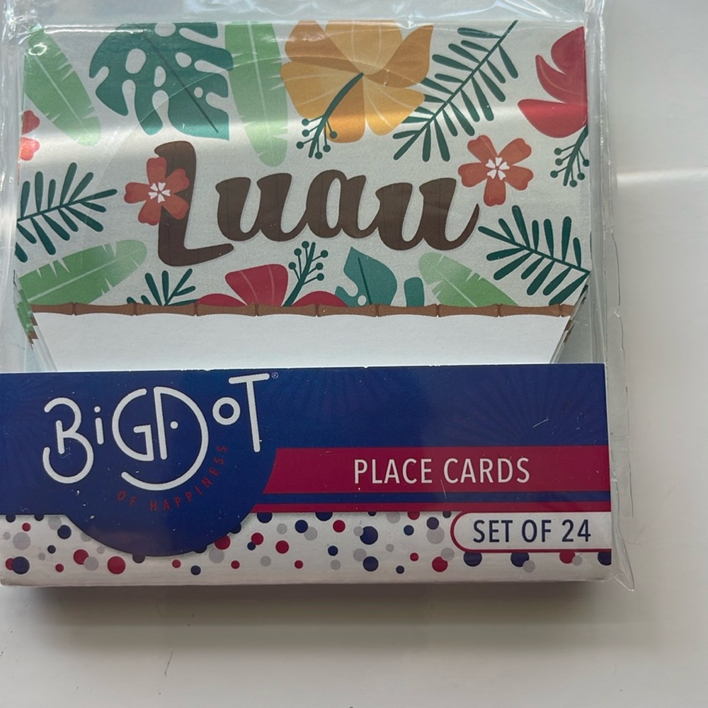 Big dot luau place cards set of 24, one set only has 23, one was missing